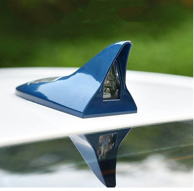 Antenne universelle d'aileron de requin de voiture avec énergie solaire, lumière LED d'iode, signal radio automatique, toit aérien, lumières de sécurité anti-collision