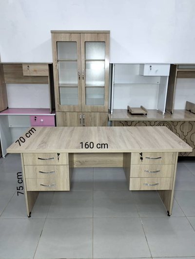 Bureau 6 Tiroir su 1.60m